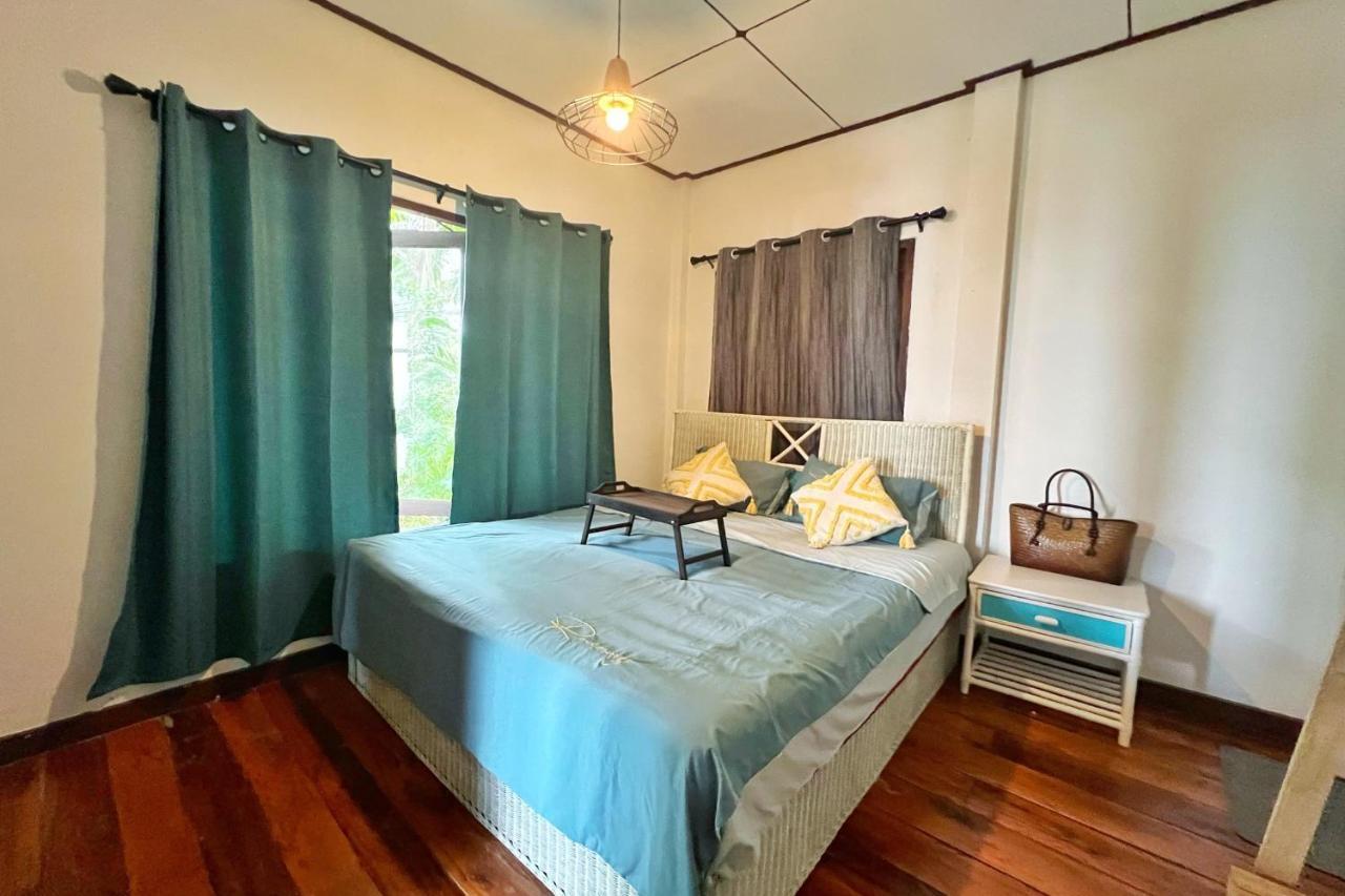 Front - Outdoor Shower - Working Desk Ko Samui