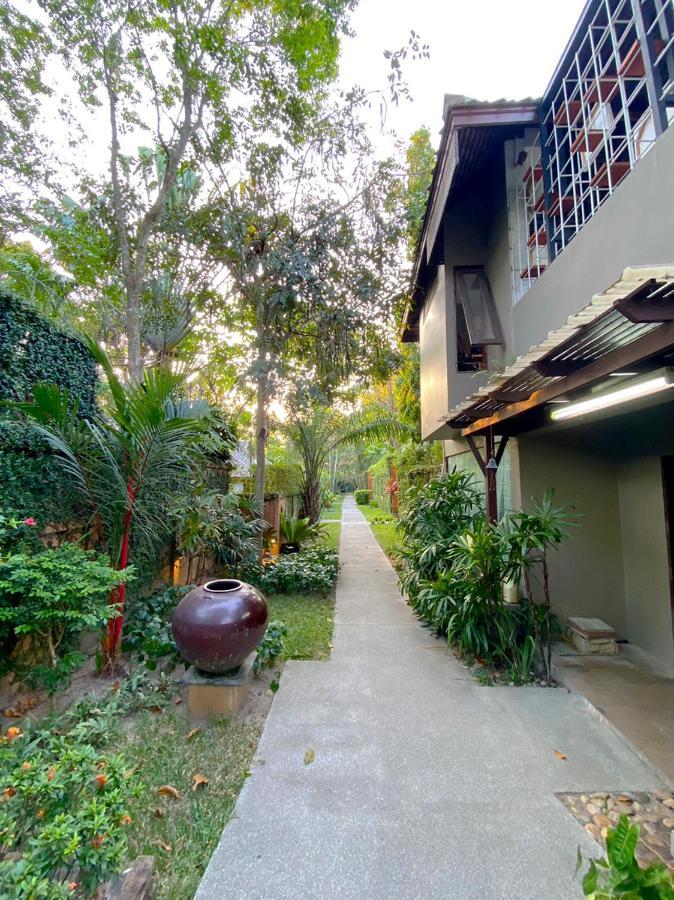 Baan Khao Hua Jook Resort 3*
