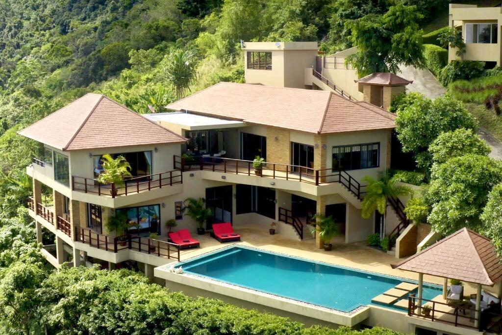 Fah Suay - Incredible & Spacious 5 Bedrooms *