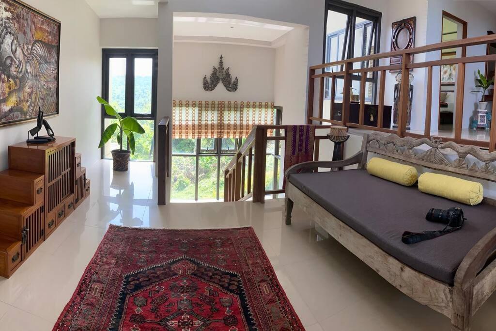 Fah Suay - Incredible & Spacious 5 Bedrooms