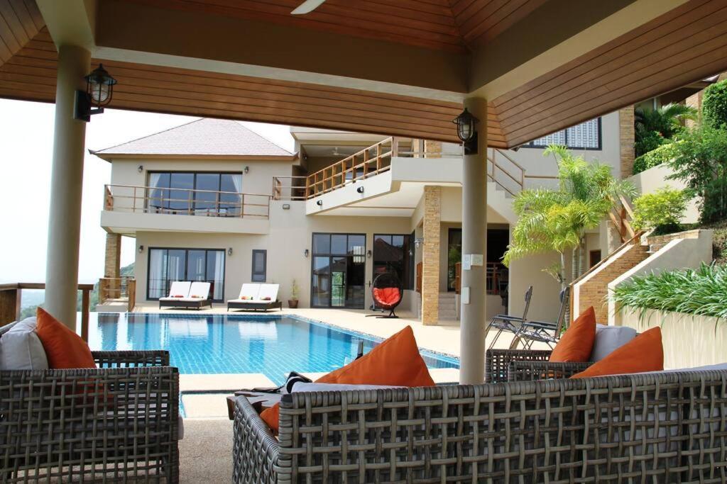 Fah Suay - Incredible & Spacious 5 Bedrooms Mae Nam