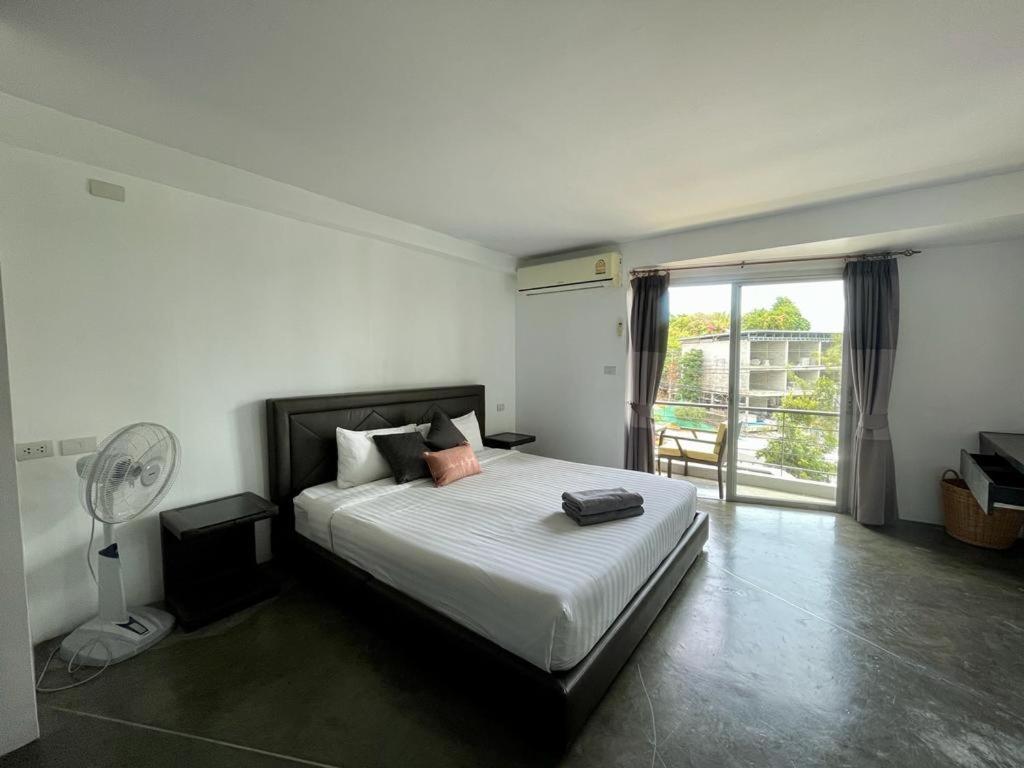 Appartement Large, Modern With Sea View *