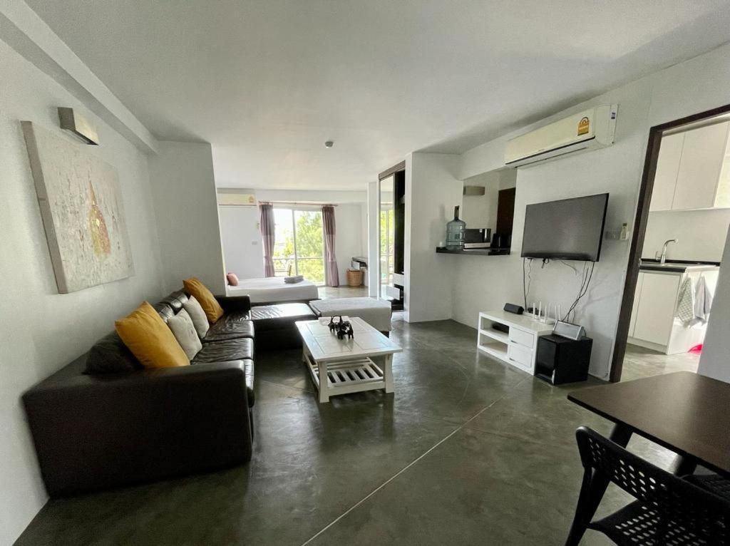 Appartement Large, Modern With Sea View