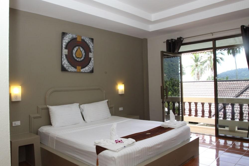 Tropical Palm Resort
