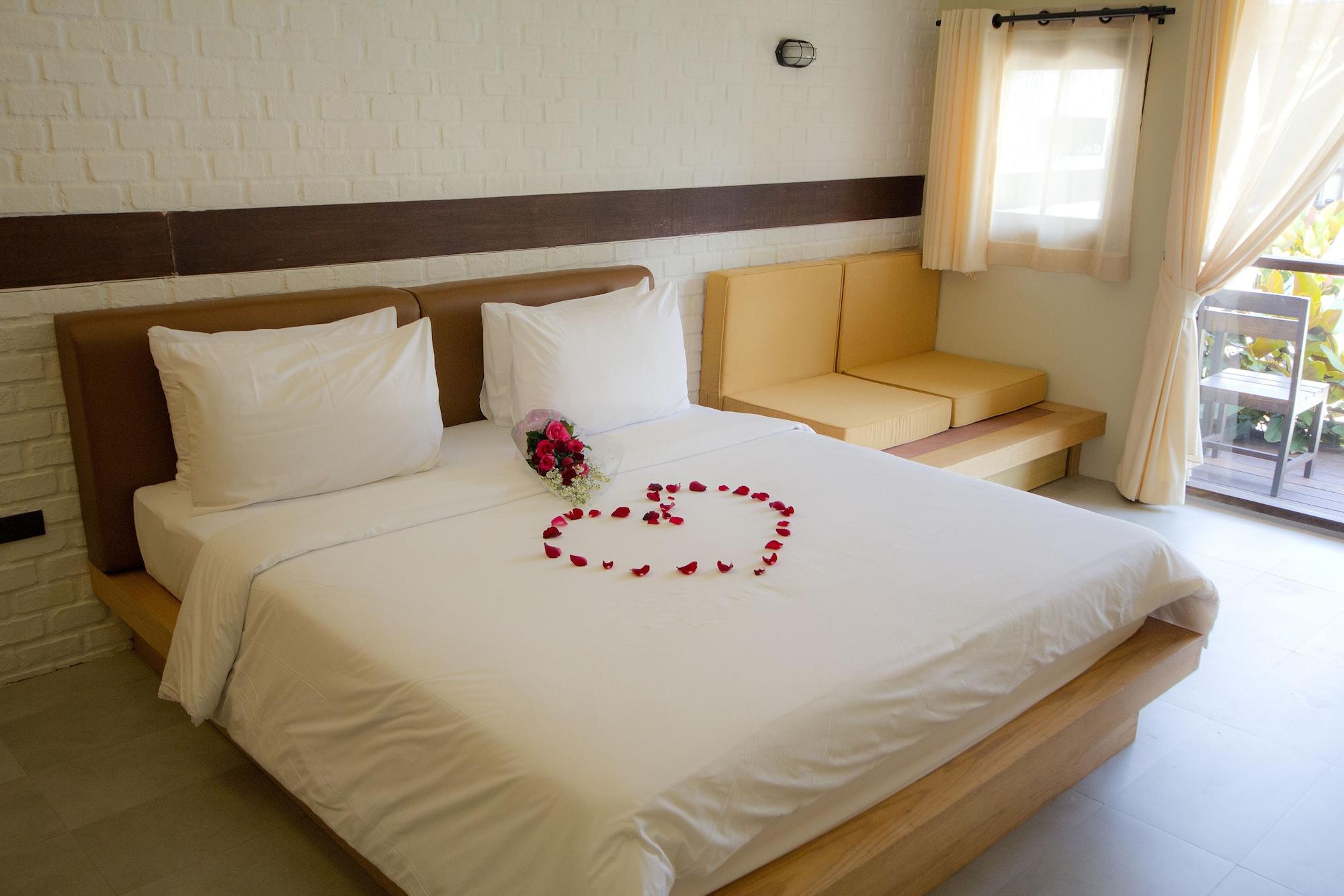 Baan Talay 4*