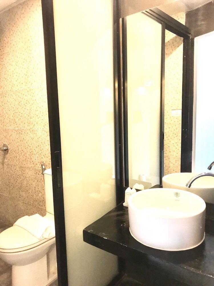 The Plaza 3*