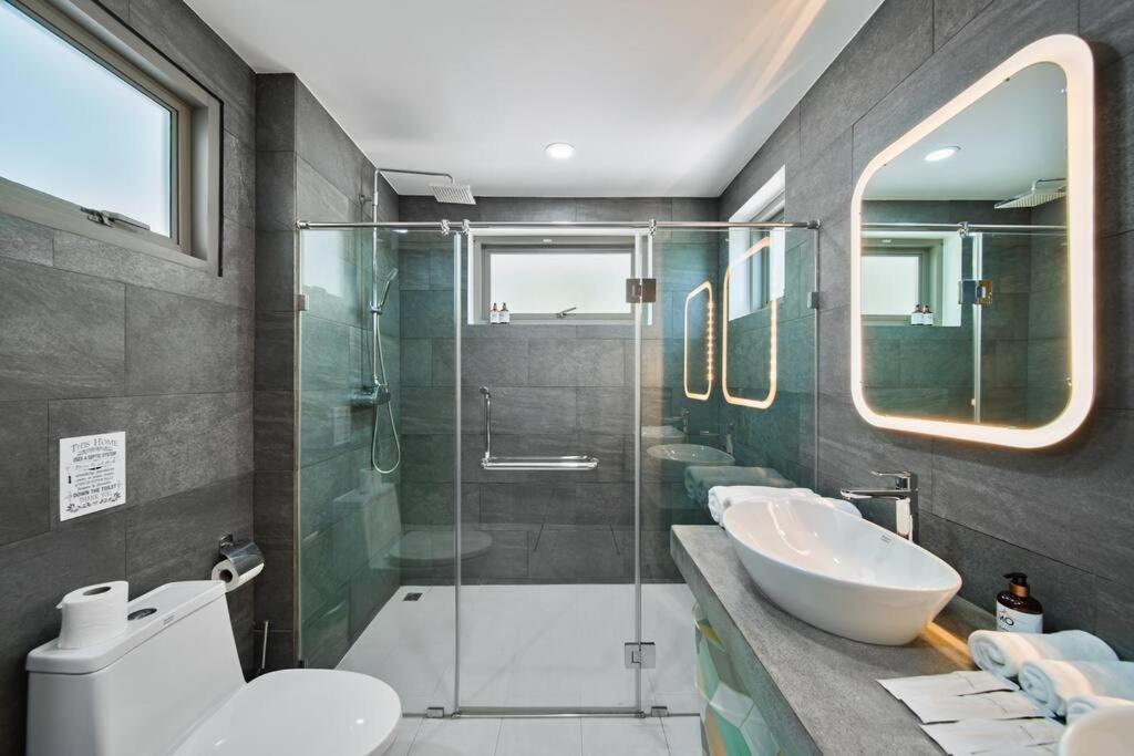 Nastha 3 Bedrooms *