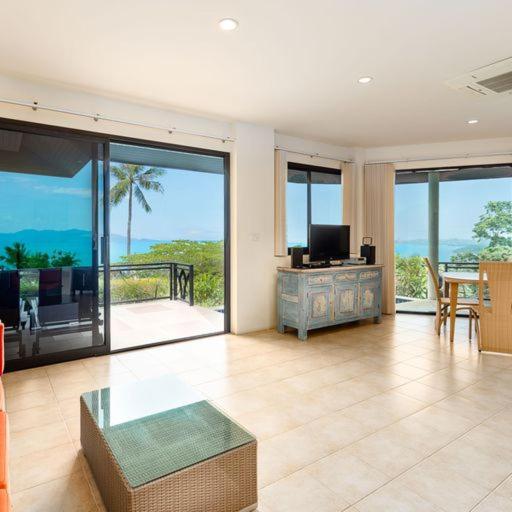 Villa Avec Majordome Et Cuisinier *