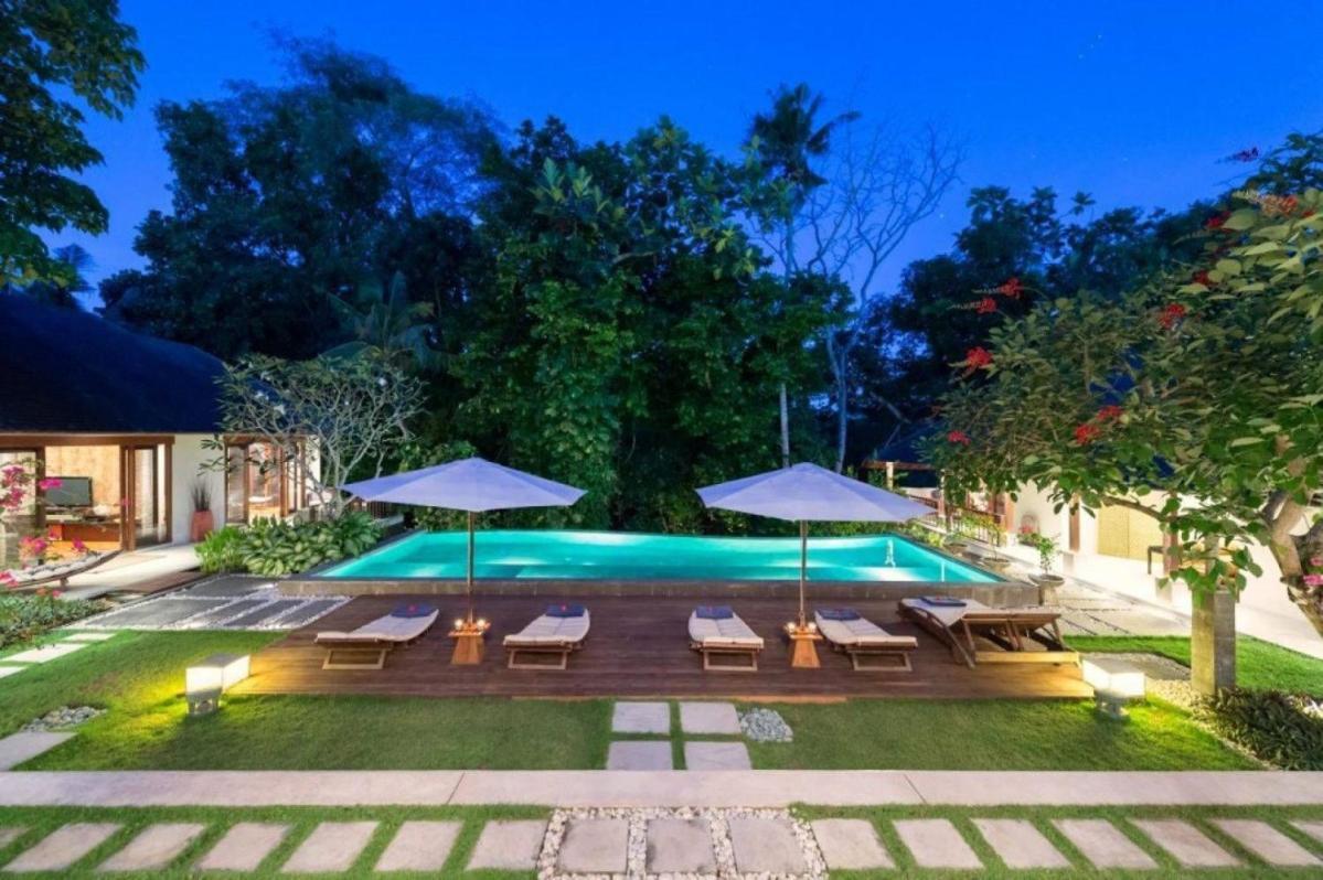 Sunny Villas *