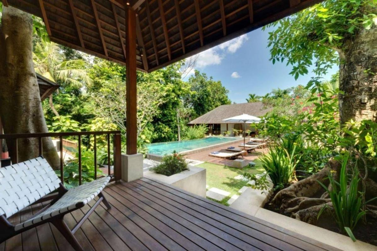 Sunny Villas