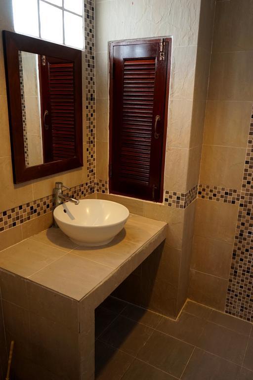Hathai House Hotel 2*