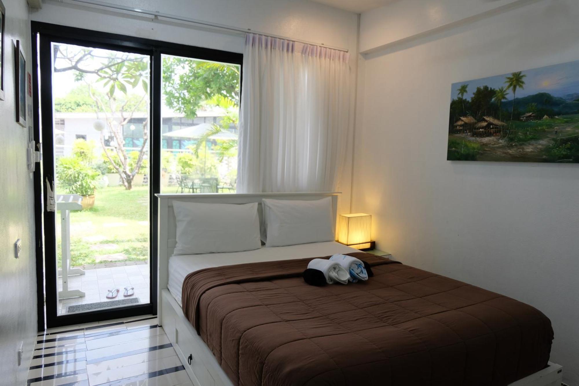 Baan Poon Garden Station touristique