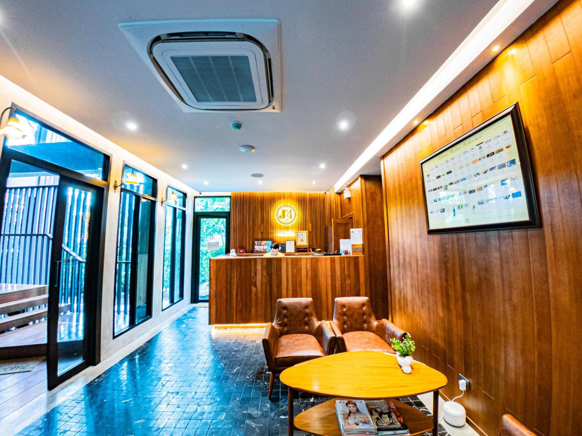 Hotel J4 Samui - Sha