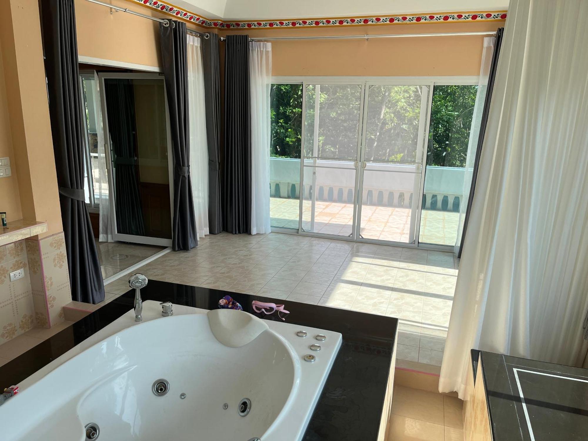 Rick Tew Ninja House Samui Amphoe Koksamui