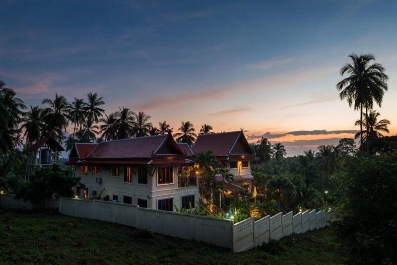 Baan Suvarnabhumi Entire 5 Beds Private Pool On Hill Side Villa *