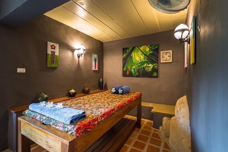 Baan Suvarnabhumi Entire 5 Beds Private Pool On Hill Side Amphoe Koksamui