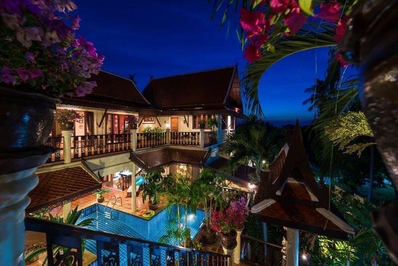Baan Suvarnabhumi Entire 5 Beds Private Pool On Hill Side