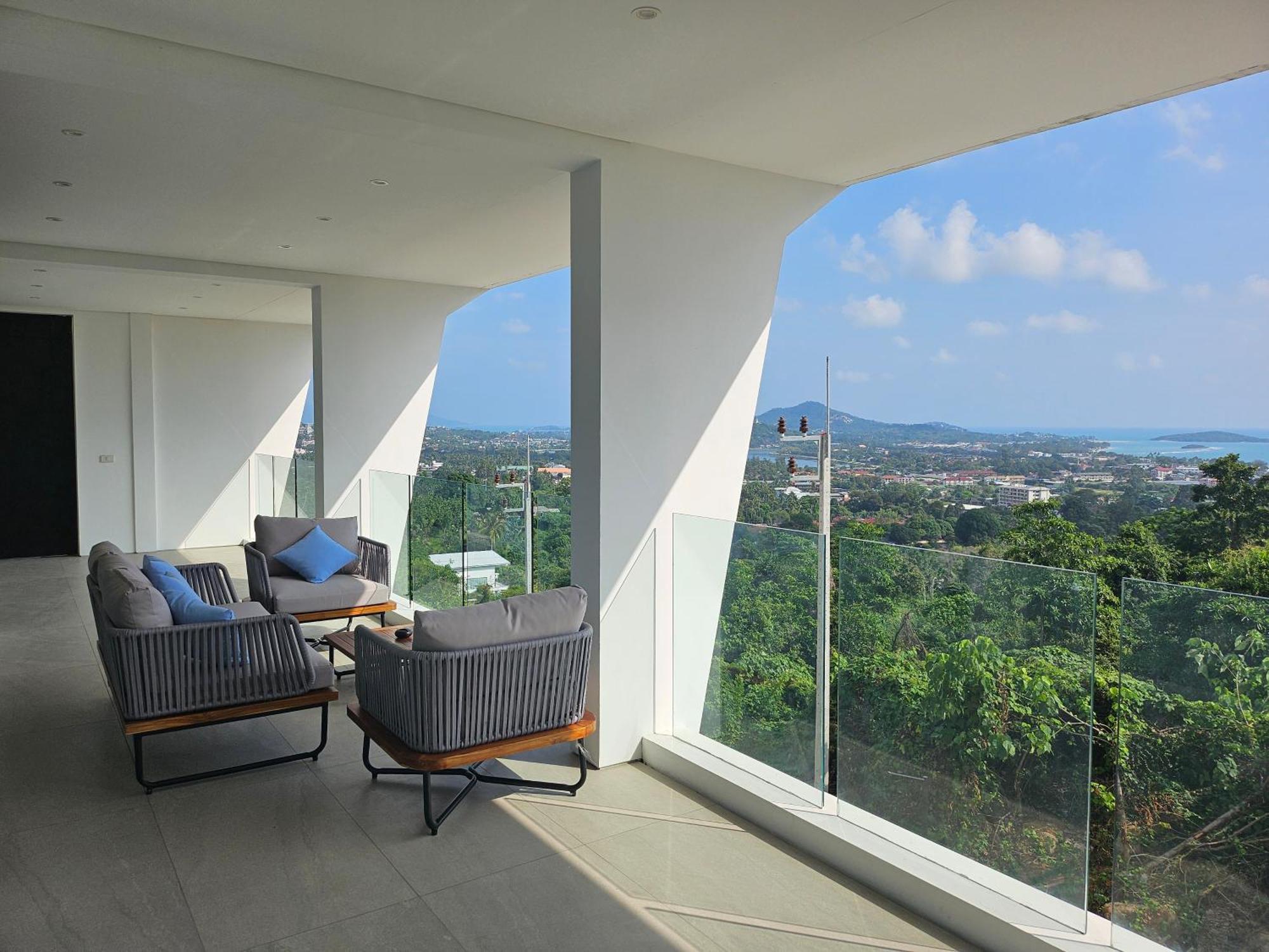 Golden Lotus Villa *