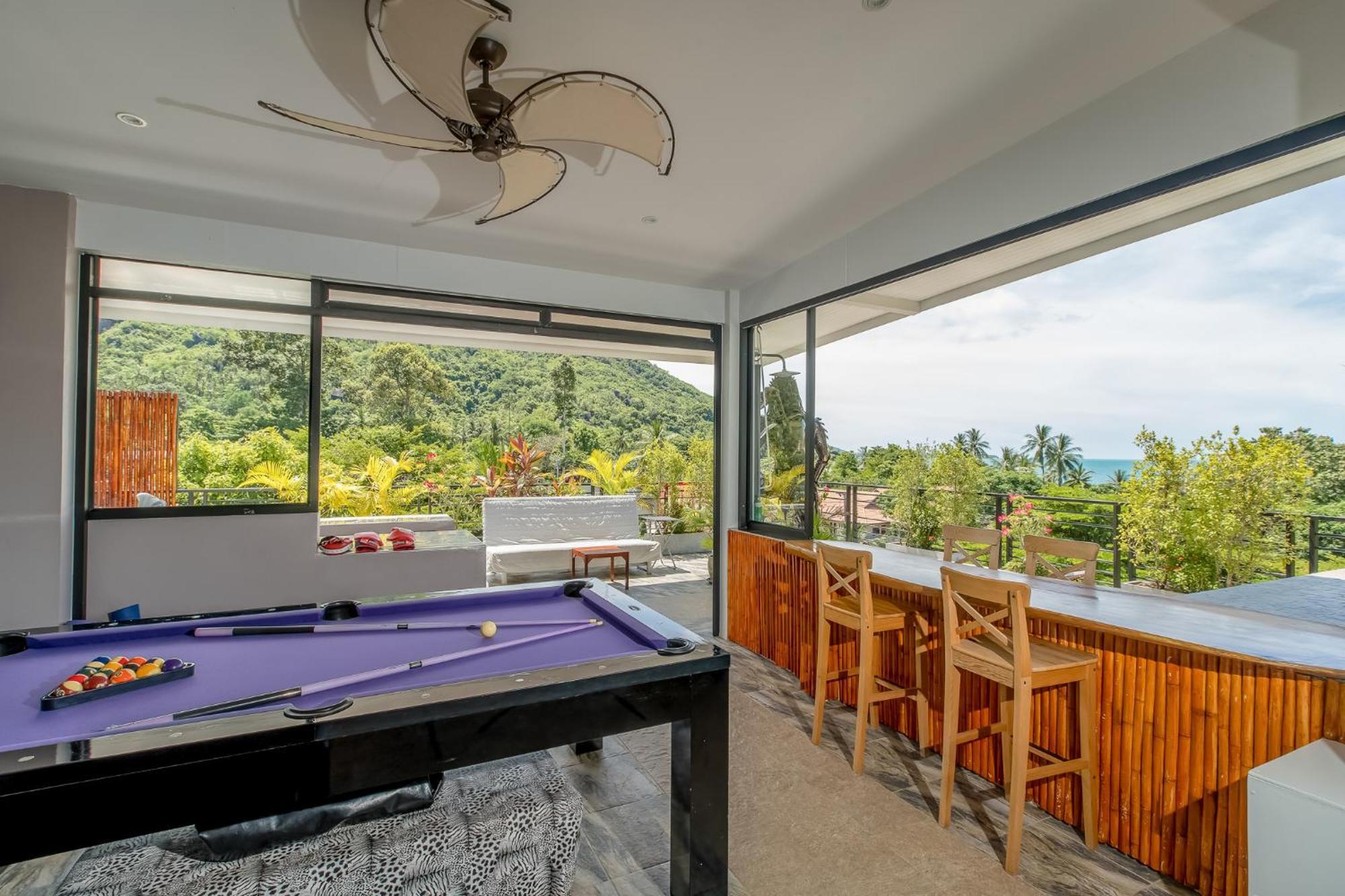 Penthouse Crystal Bay Apartment *