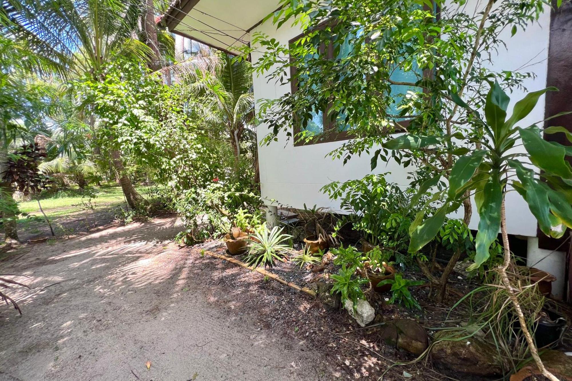 Front - Outdoor Shower - Working Desk Ferienhaus Ko Samui