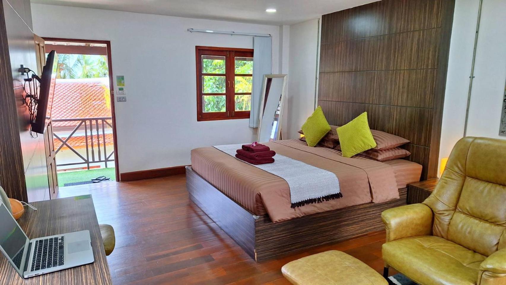 Alpha Gay & - Men Only (adults Only) Resort