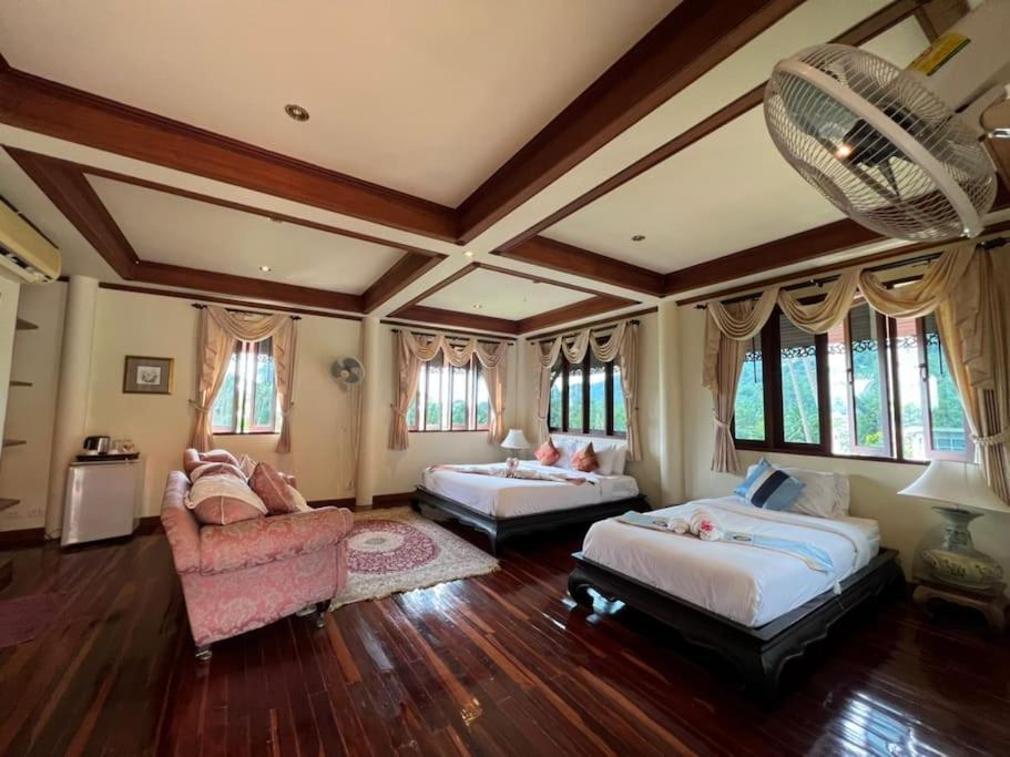 Baan Suvarnabhumi Entire 5 Beds Private Pool On Hill Side Amphoe Koksamui
