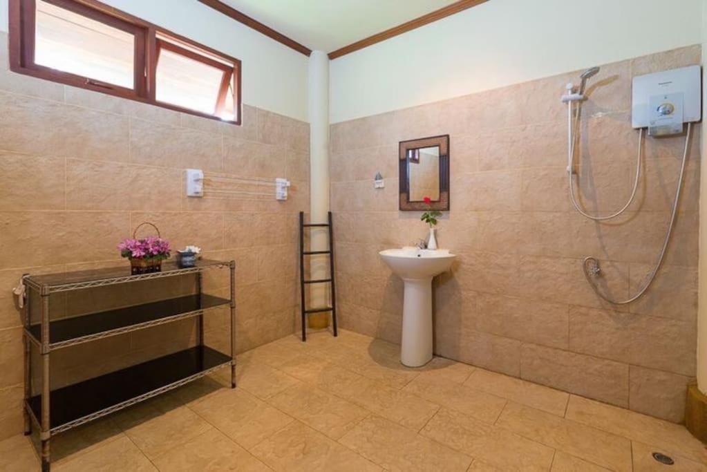 Baan Suvarnabhumi Entire 5 Beds Private Pool On Hill Side Villa