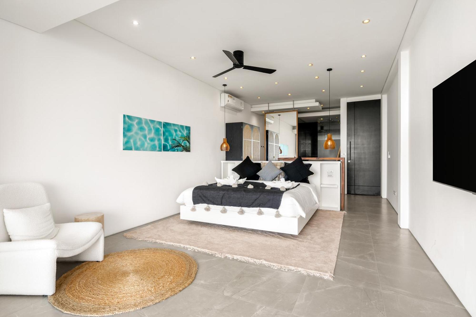 Golden Lotus Villa *