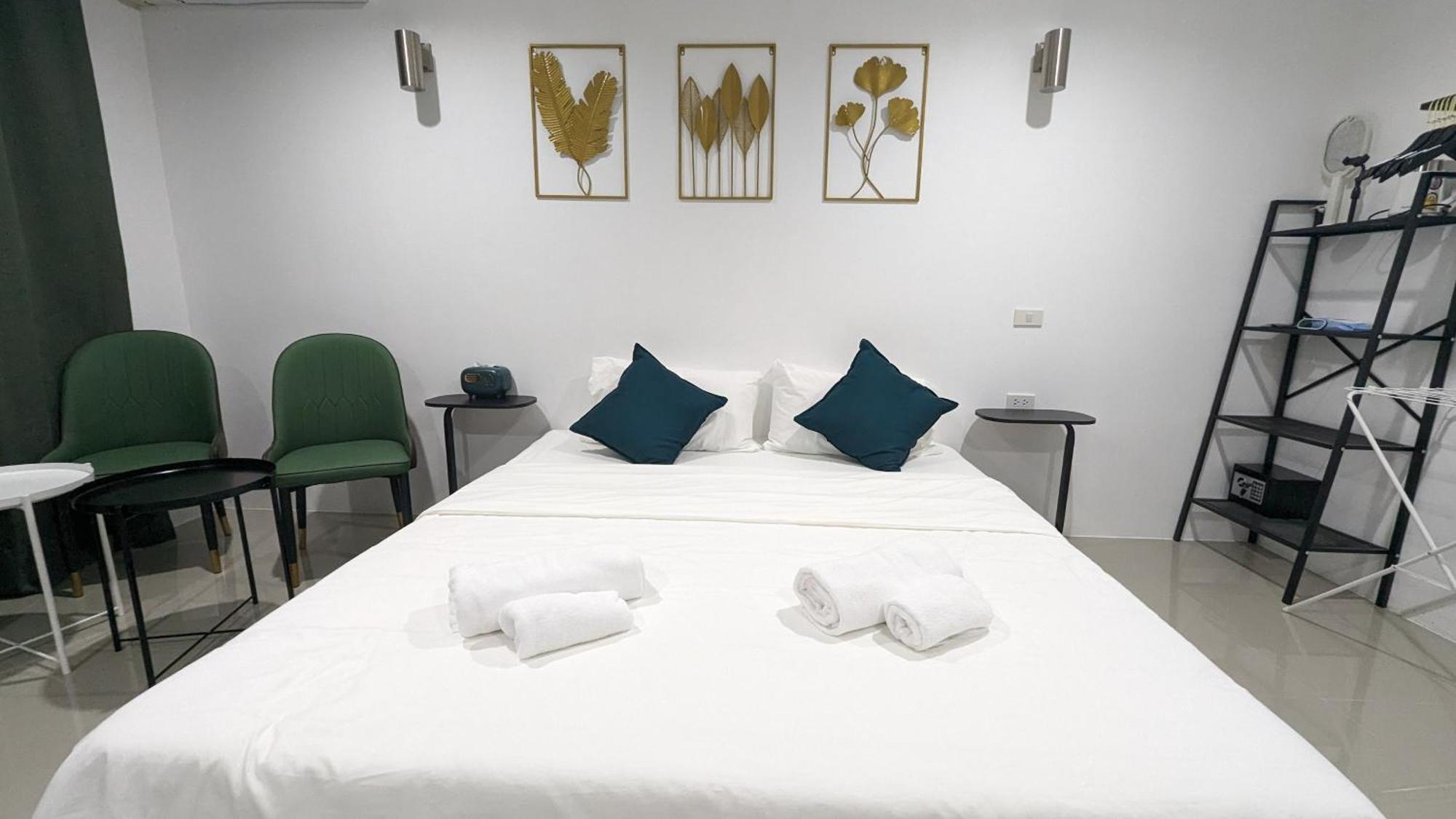 Chu-cha's Hotel
