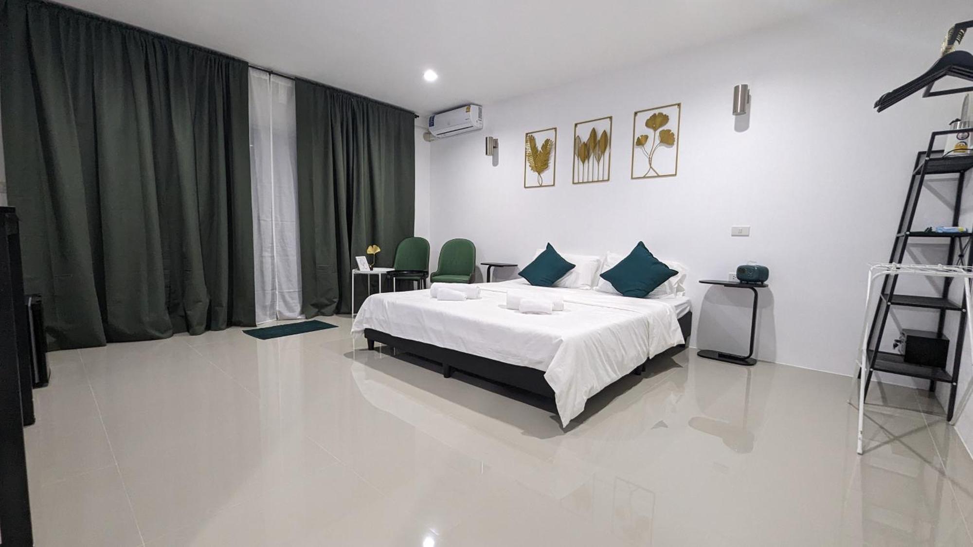 Chu-cha's Hotel *
