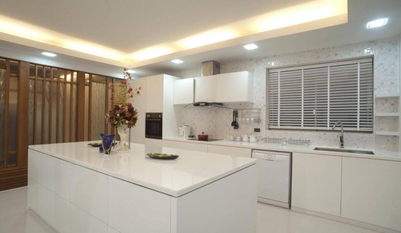 Yupa Penthouse Apartment *