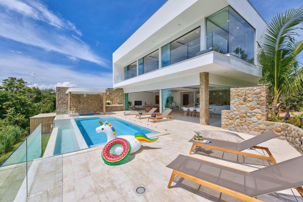 So Paradise 4 Bedrooms Villa