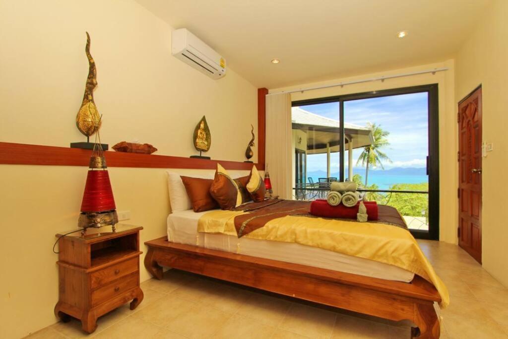 Villa Avec Majordome Et Cuisinier *