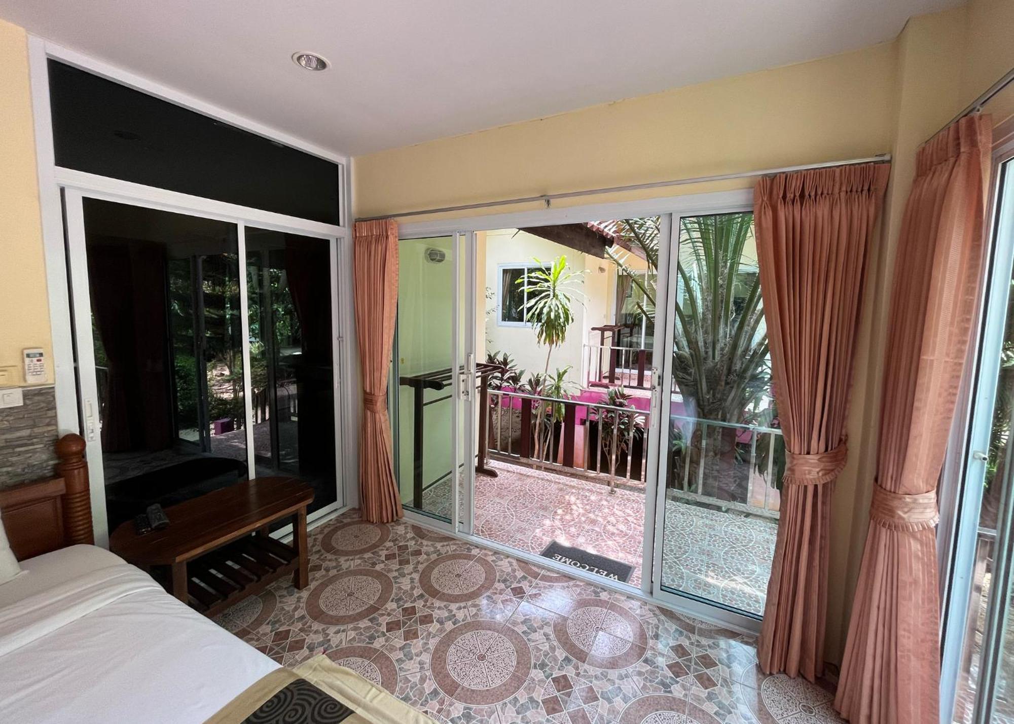 Mae Somboon House