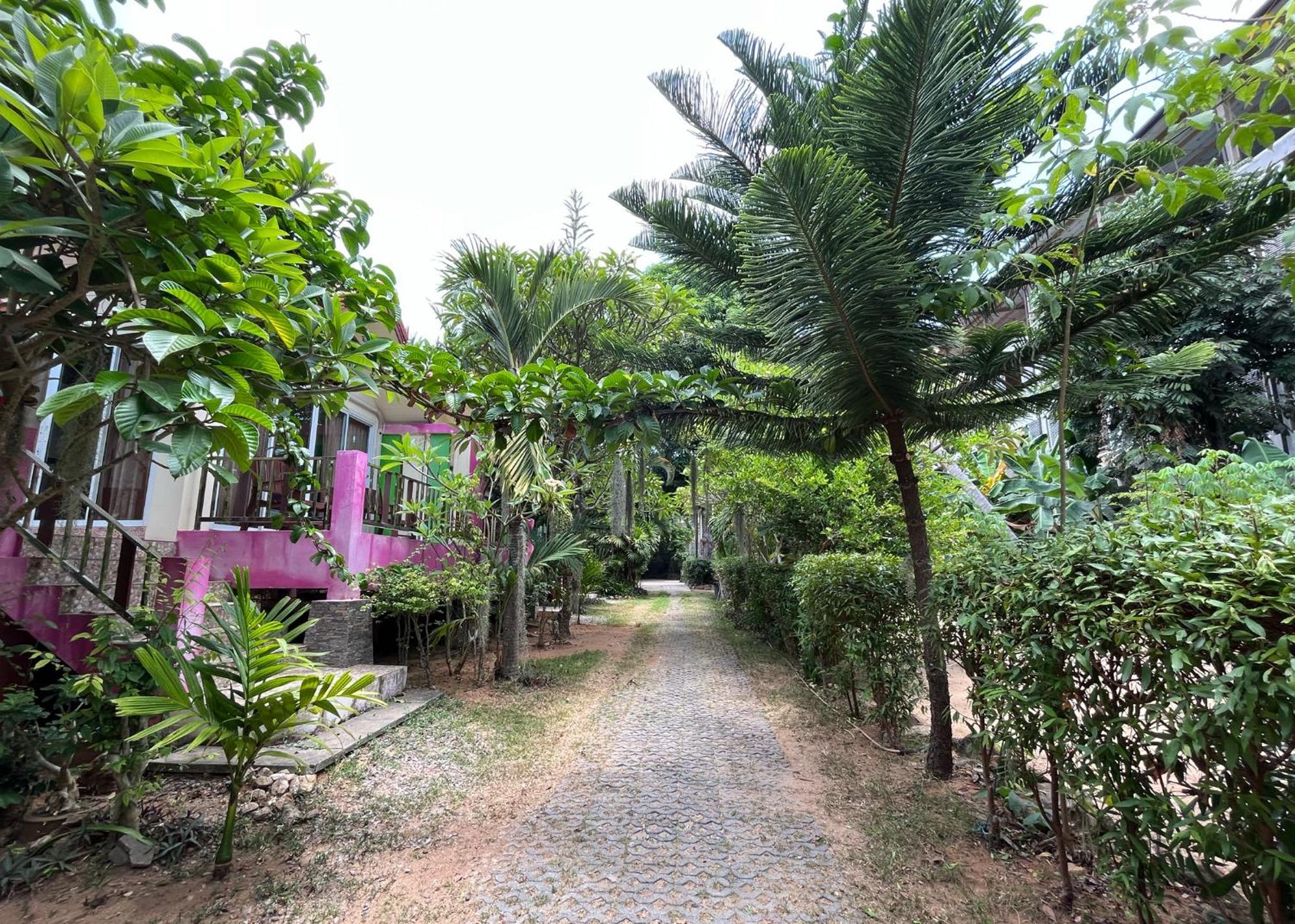 Mae Somboon House Guest house Lamai Beach (Koh Samui)