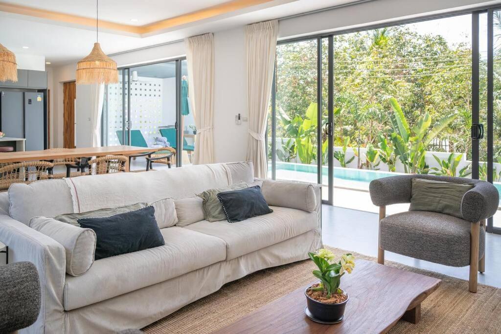 Modern 3 Bedroom Villa! Kbr16