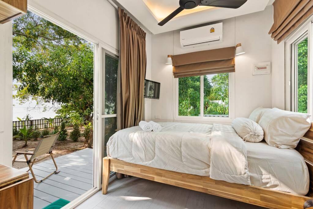 Brand New Beachfront & Secluded Tiny House * Koh Samui