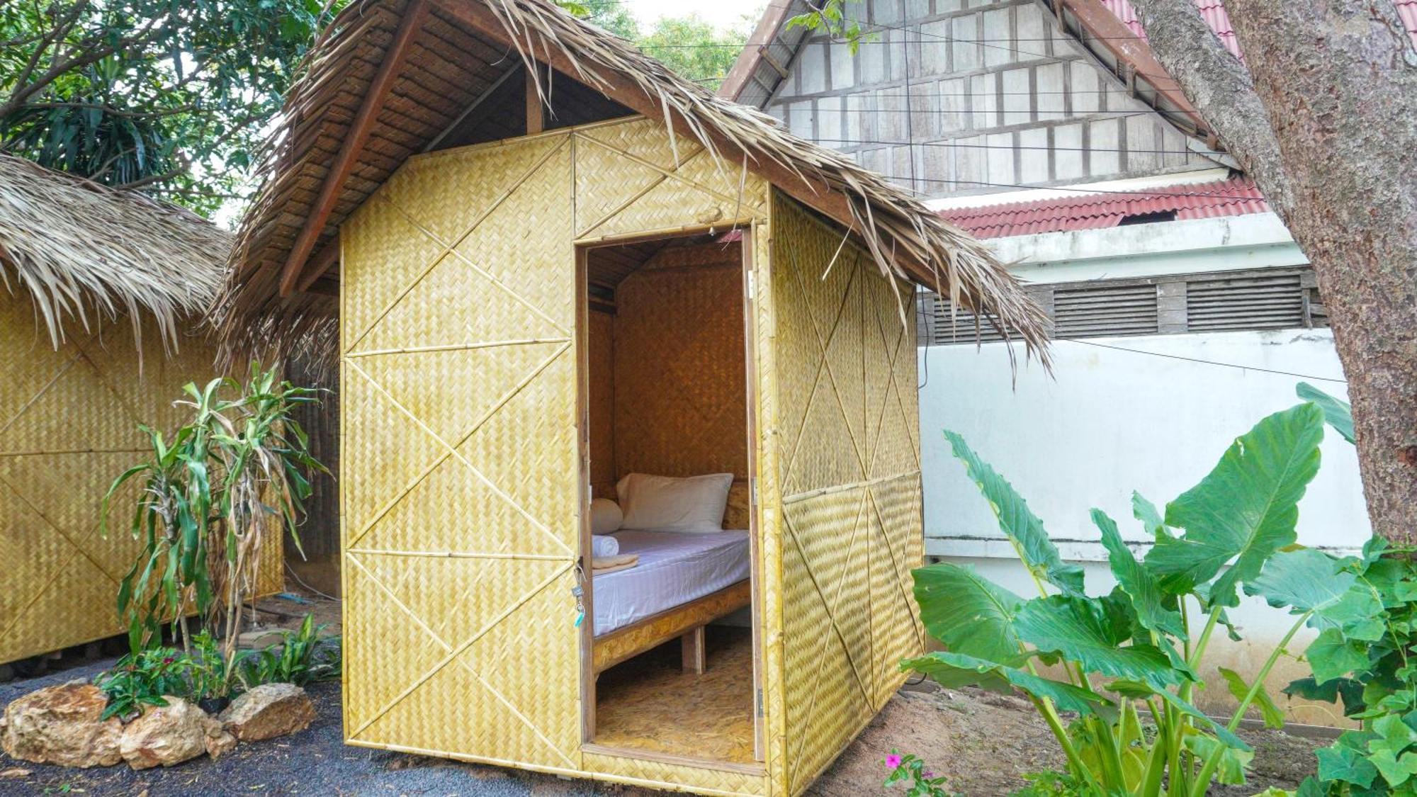 Samui Circus And - Hut 1 Amphoe Koksamui