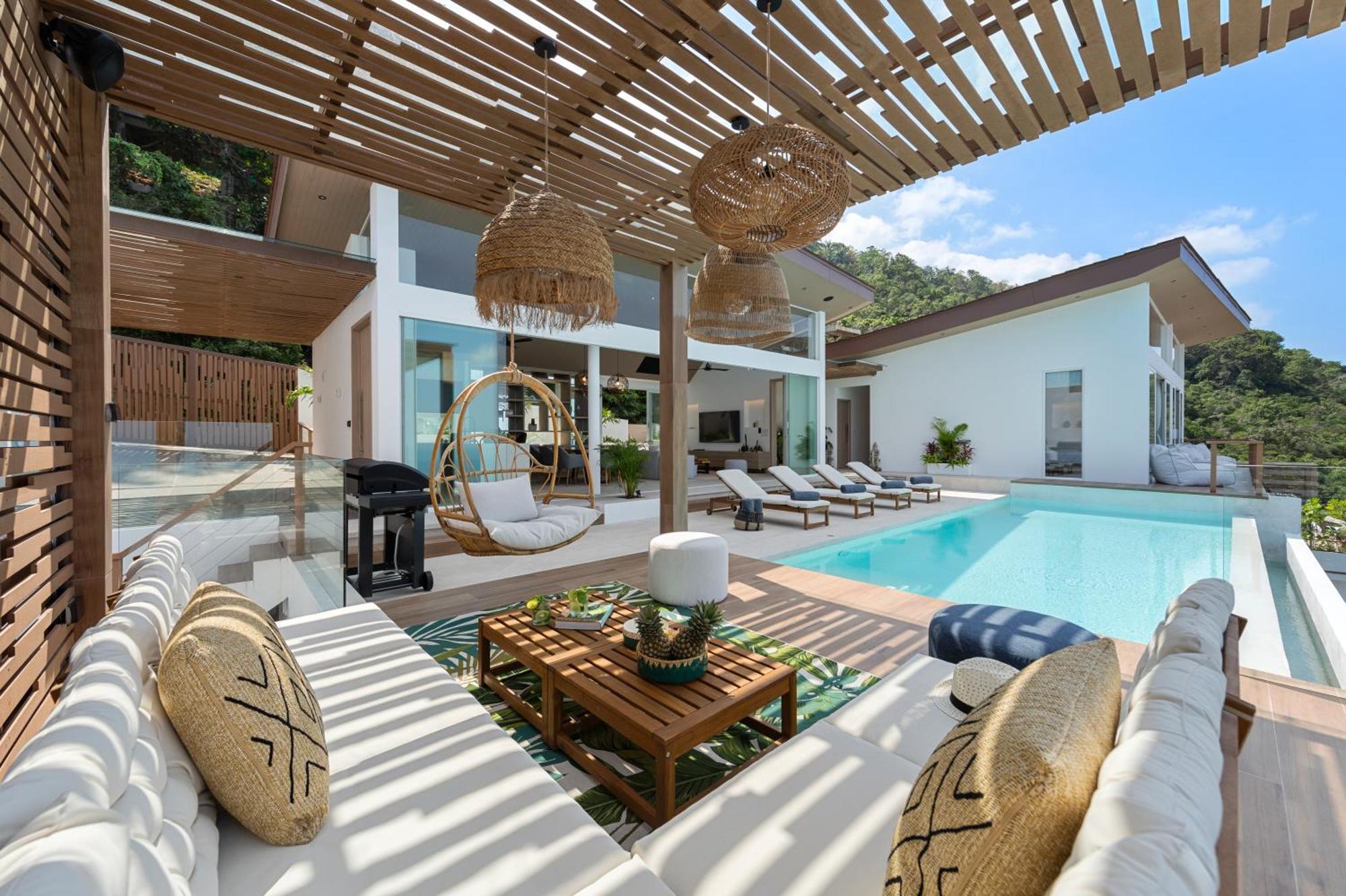 Elegant And Tropical Seaview
