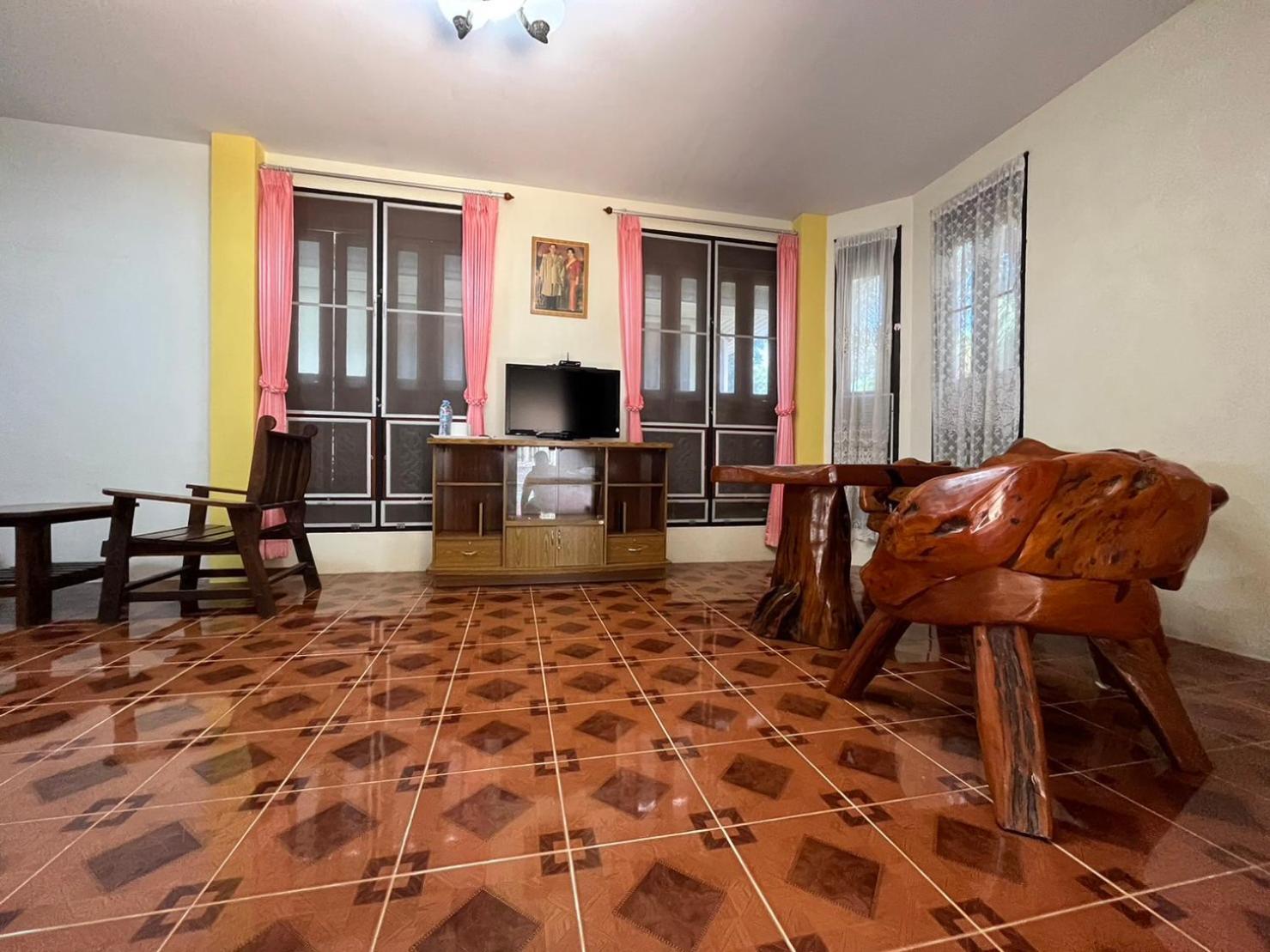 Mae Somboon House