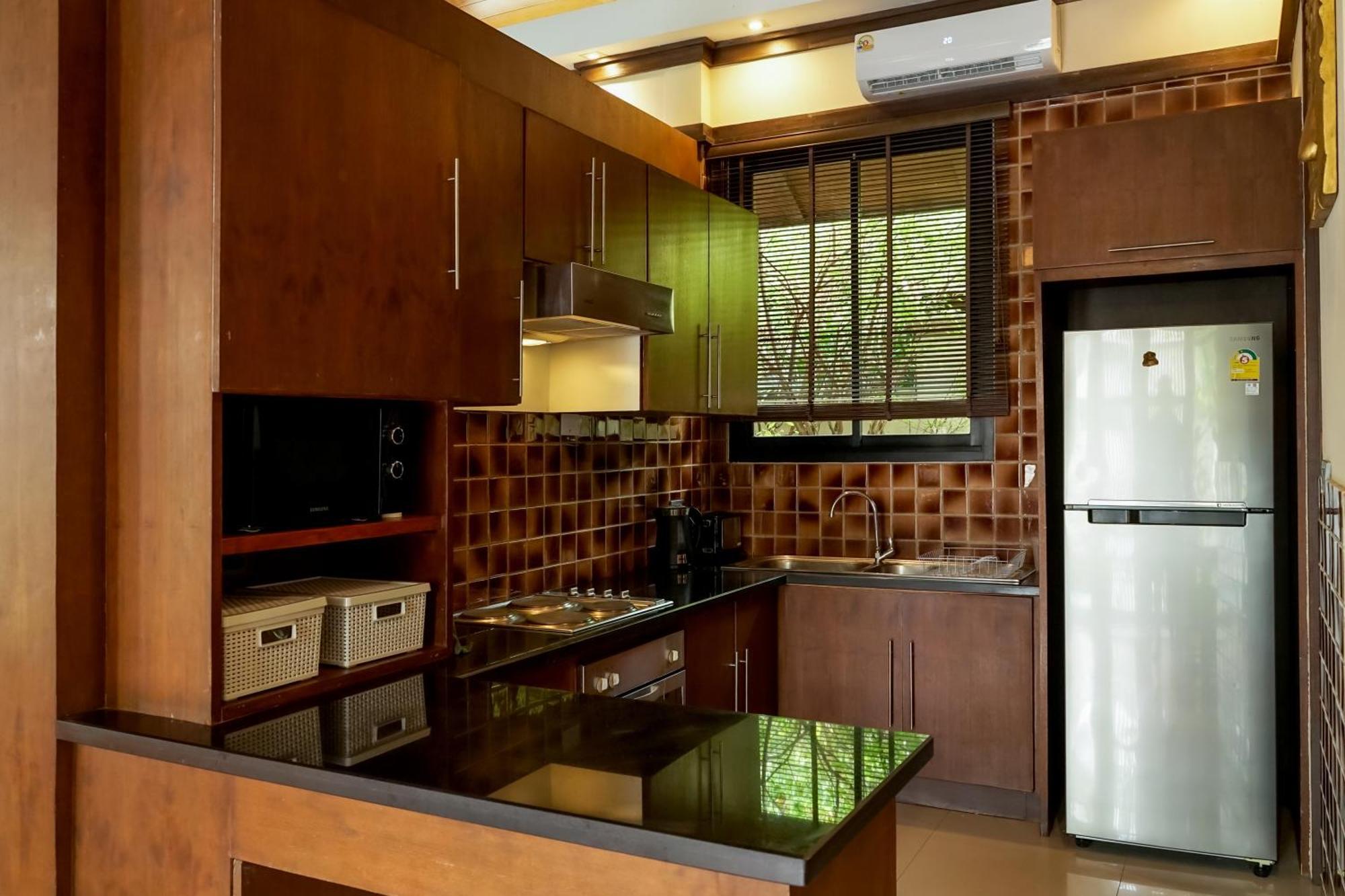 Villa Large 4 Bed Short Walk To Maenam *