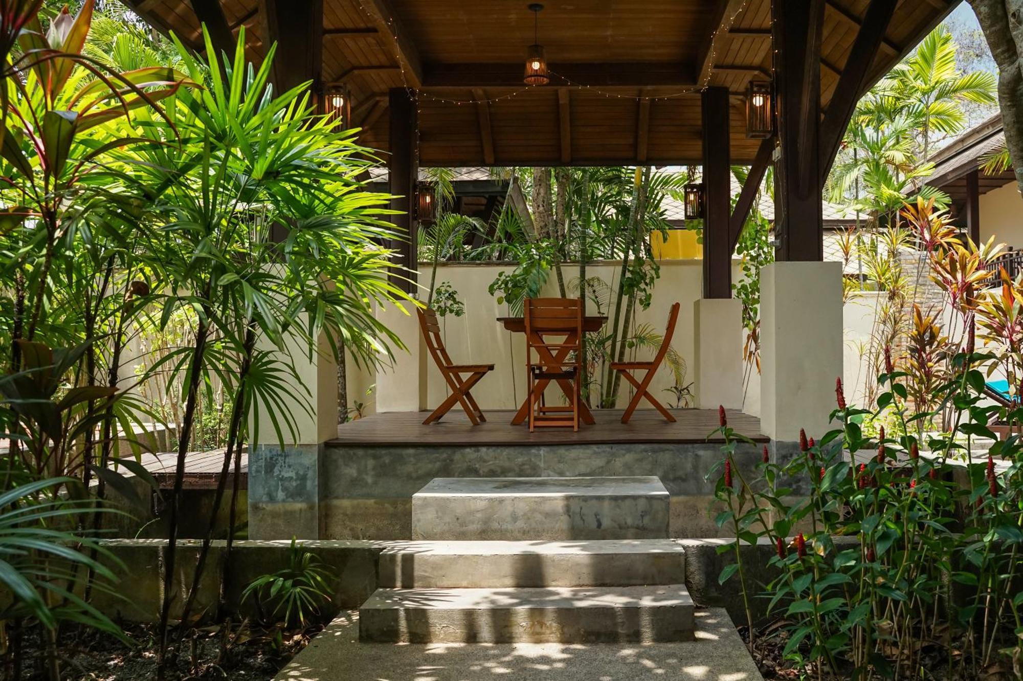 Large 4 Bed Short Walk To Maenam Mae Nam
