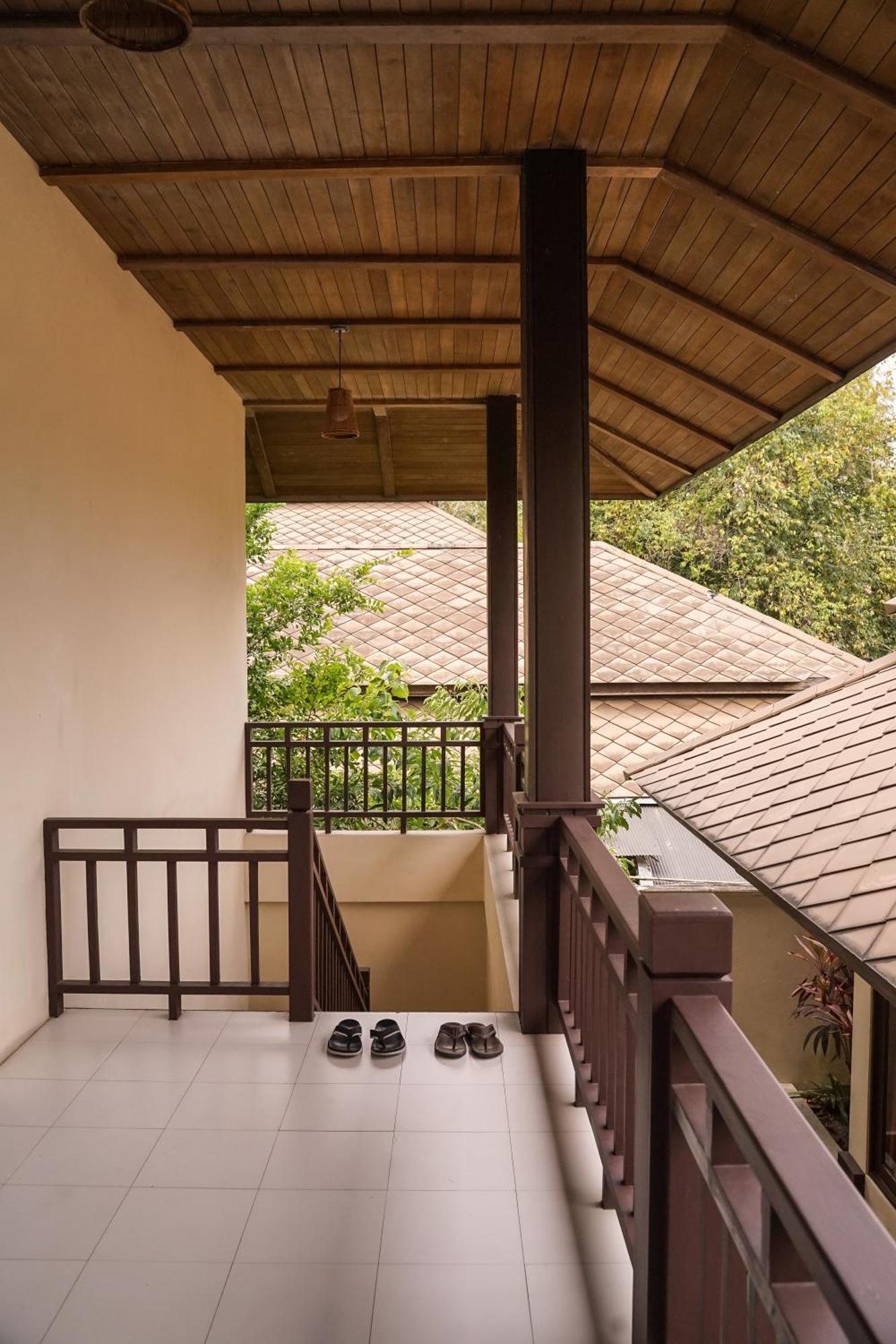 Villa Large 4 Bed Short Walk To Maenam