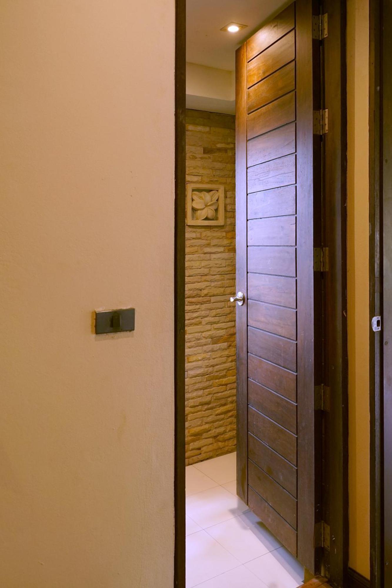 Villa Large 4 Bed Short Walk To Maenam