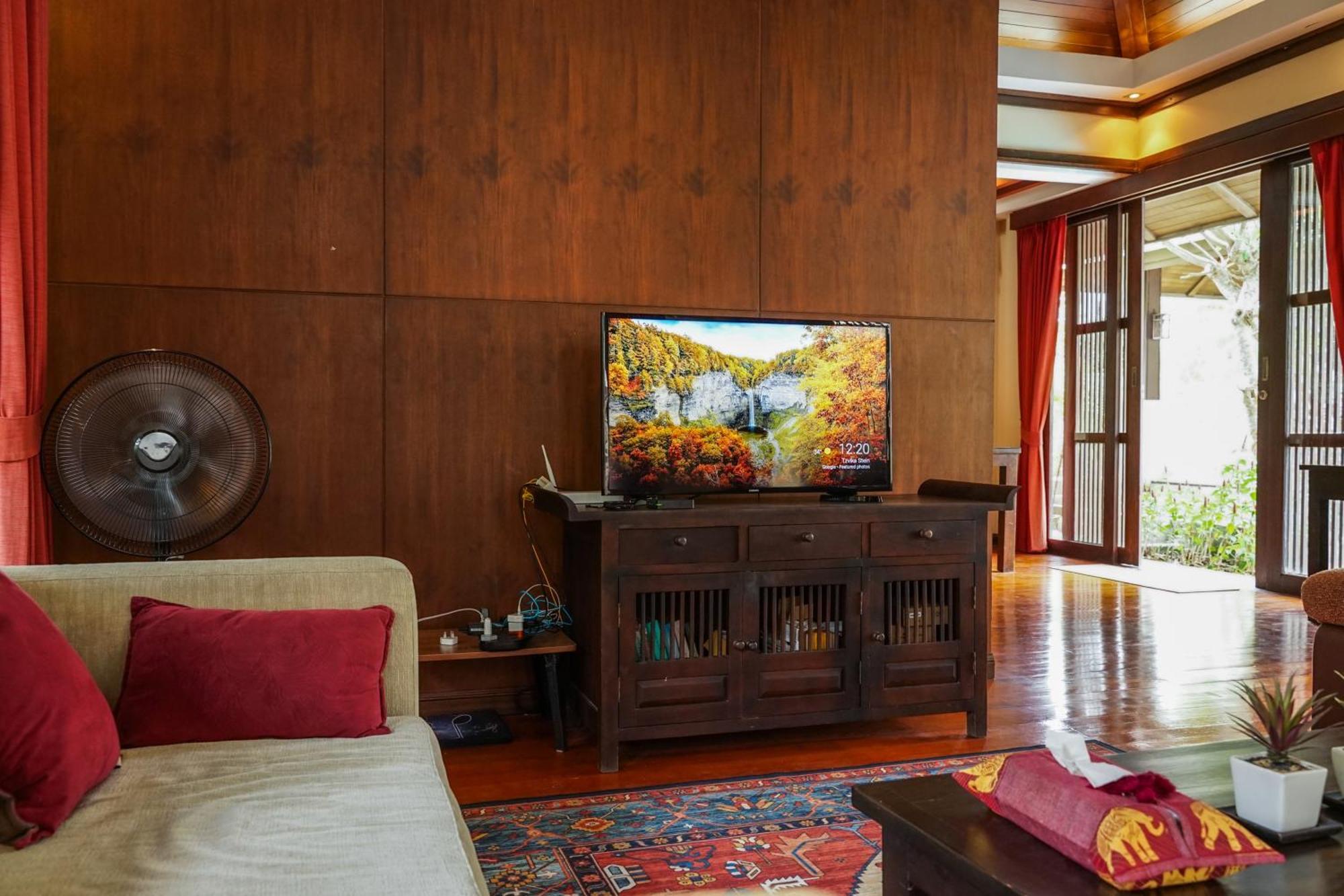 Villa Large 4 Bed Short Walk To Maenam *