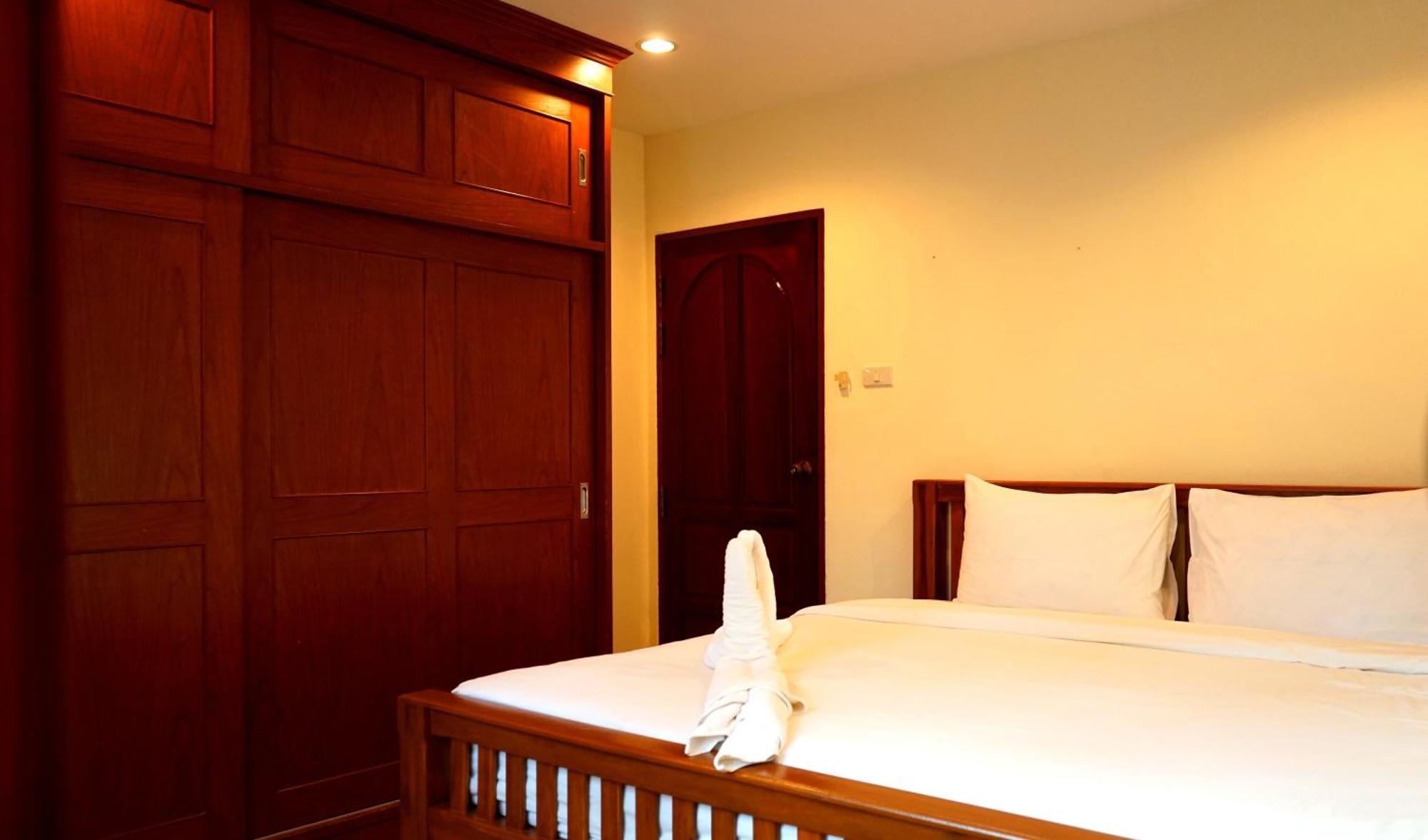 Hotel Hathai House 2*