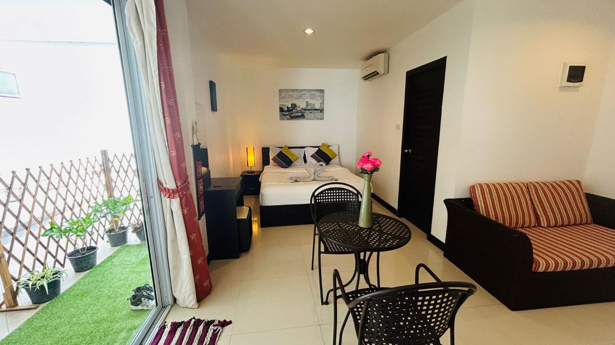 Crystal Bay Tropical Aparthotel