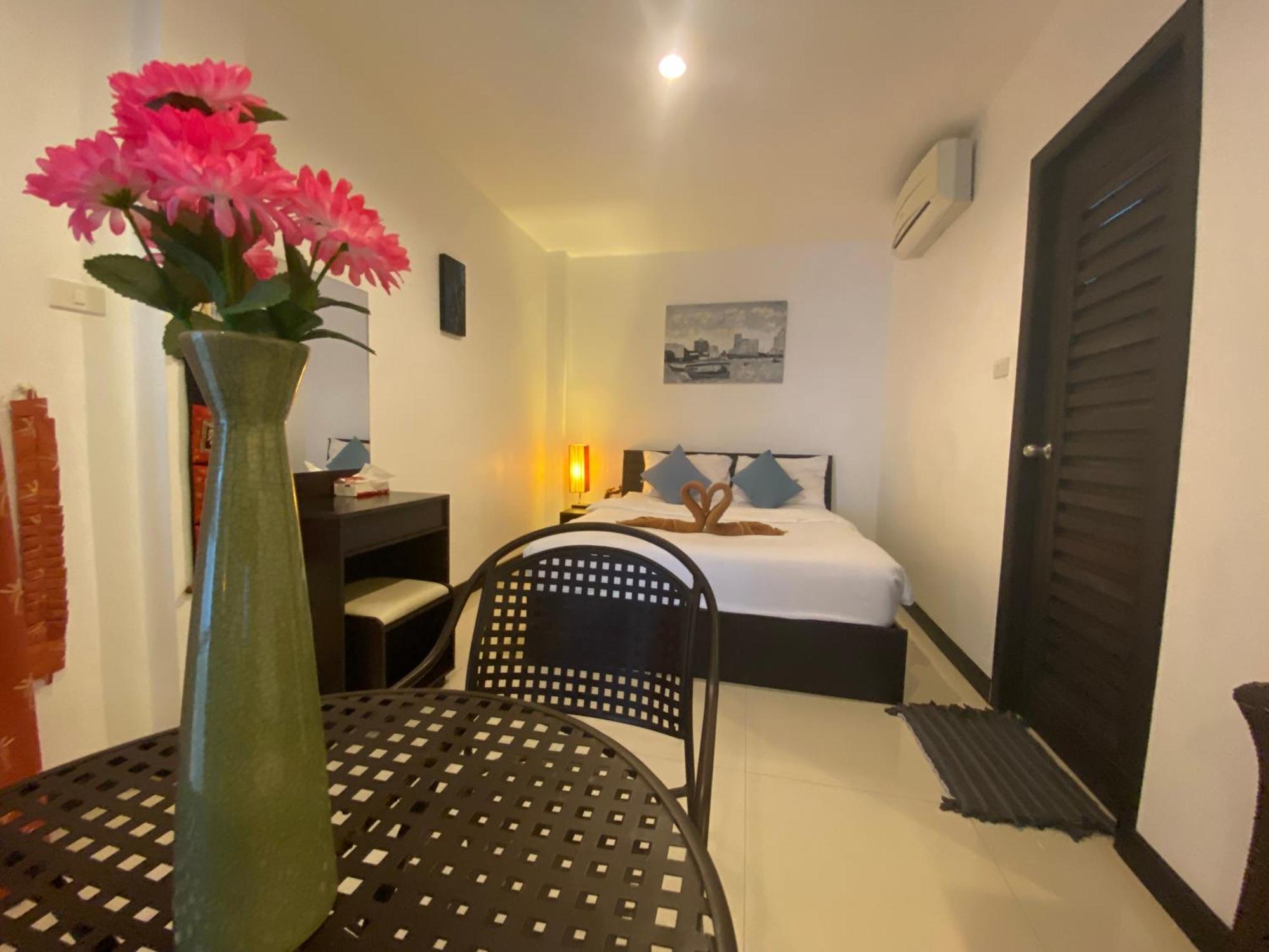 Crystal Bay Tropical Aparthotel
