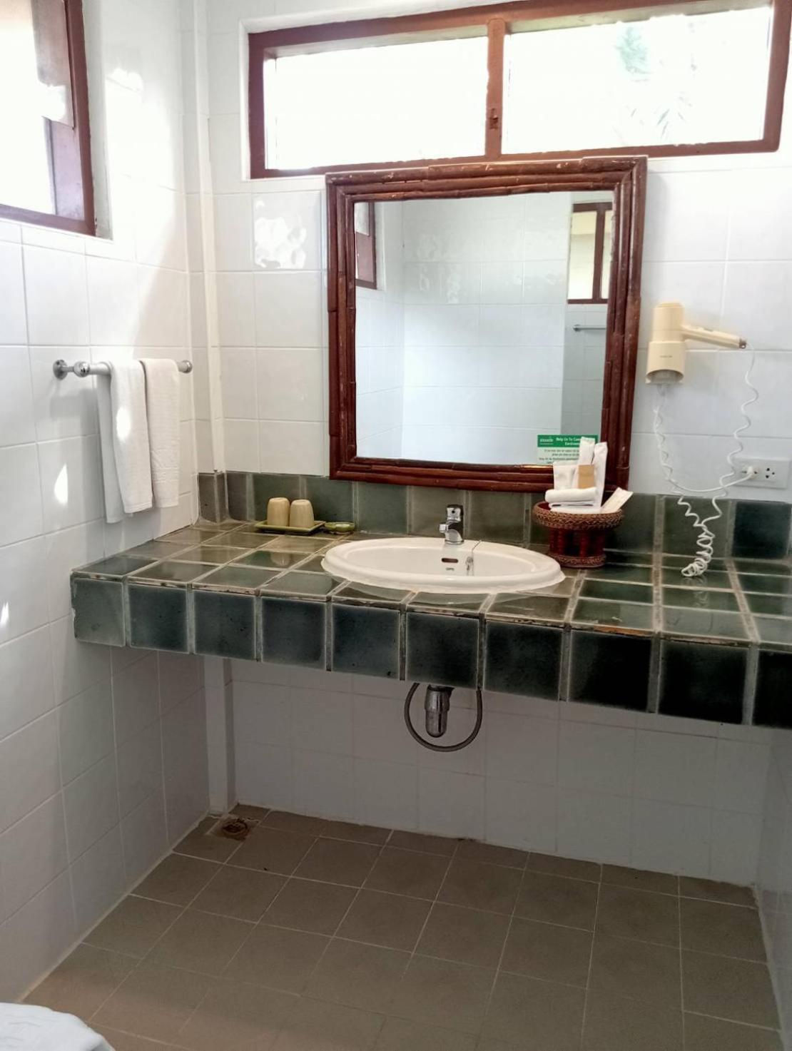 Pinnacle Samui Mae Nam