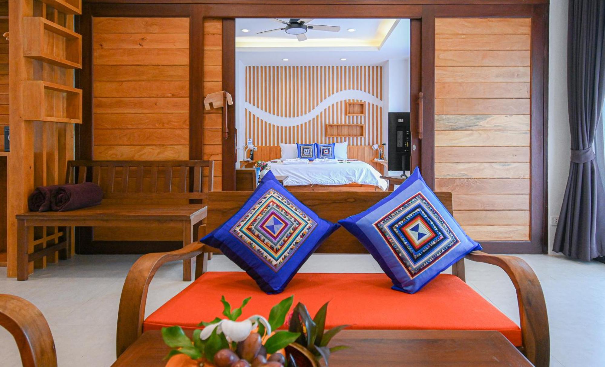Cascade Tara Hotel